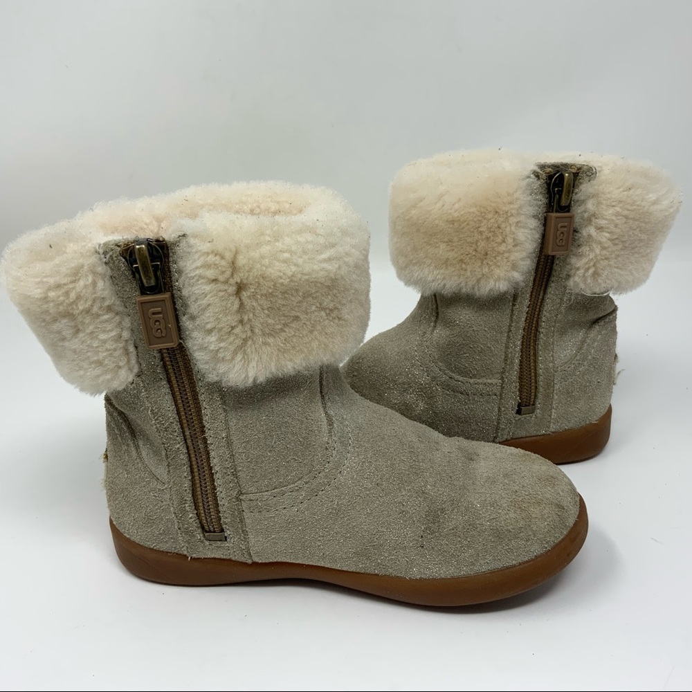 UGG Kids Jorge ll Boots. Size US 2.